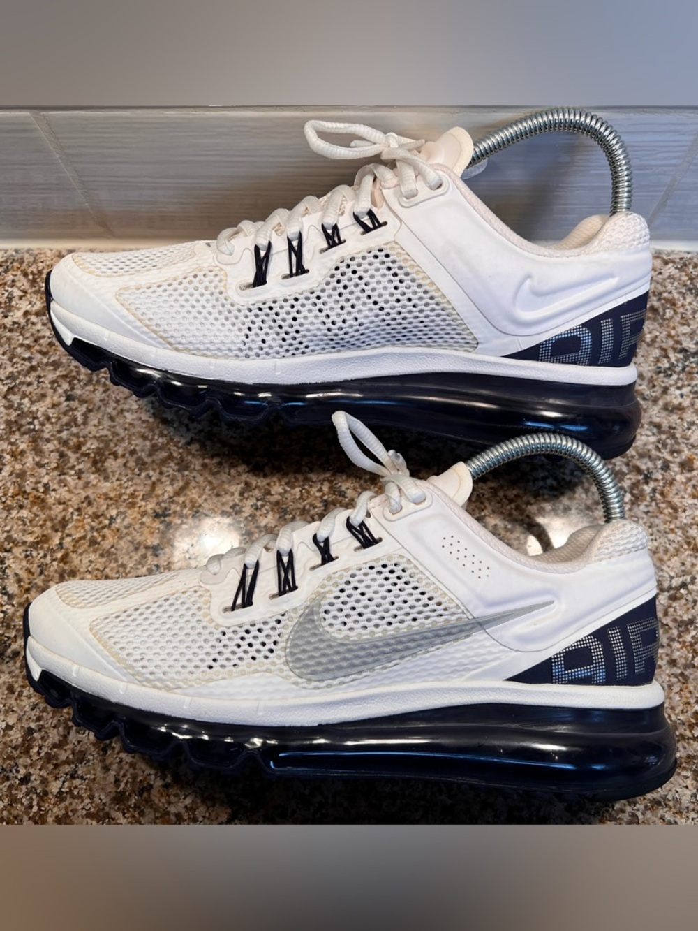 Nike Men’s White & Navy Air Cushion Running Sneakers